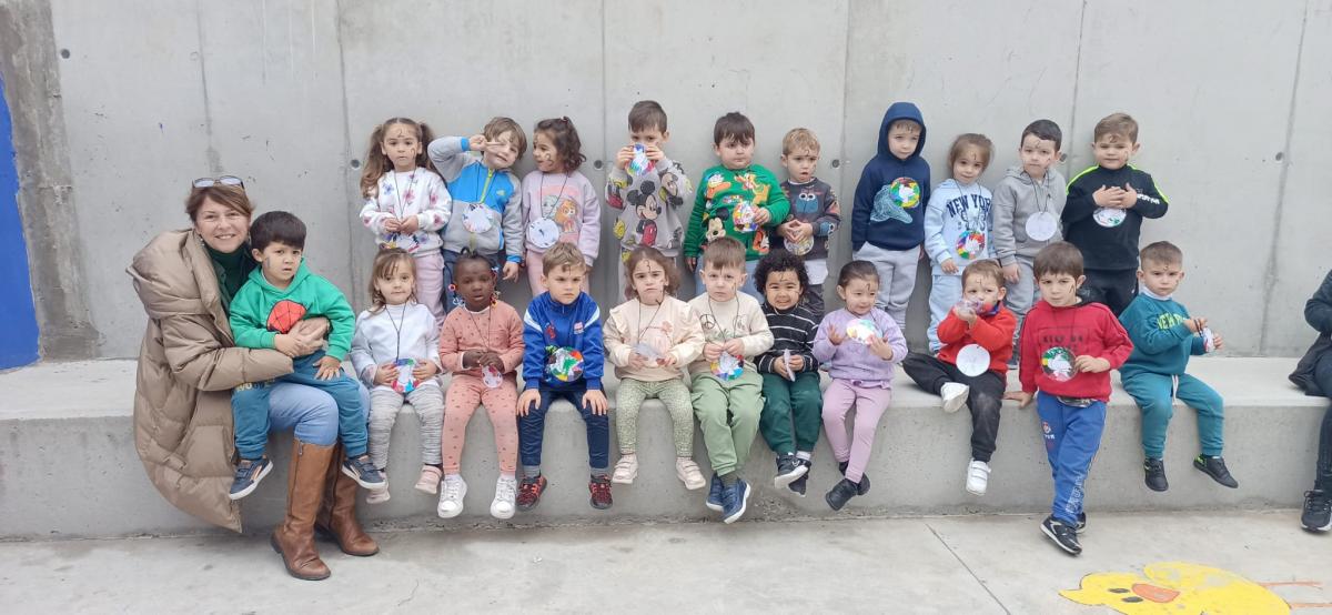 3267903d-f41b-4b32-8d63-5530649a5589