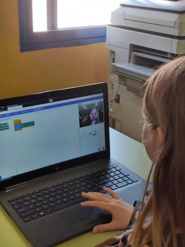 57051b58-36be-4f2d-87f4-8c205cffbb98 (1)